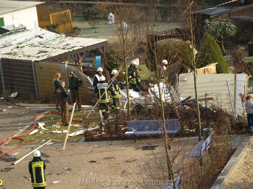 Gartenhaus in Koeln Vingst Nobelstr explodiert   P009.JPG